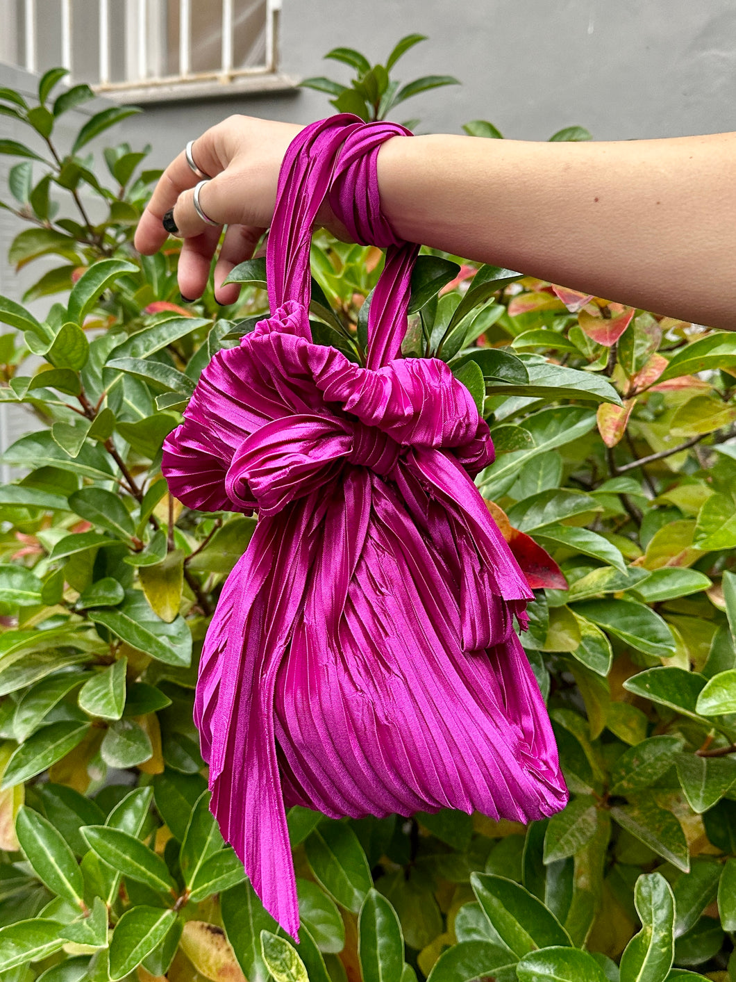 Veronica - Pleated pouch bag