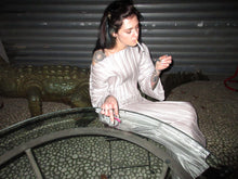 Load image into Gallery viewer, Cynthia - Shiny pleated Blouse

