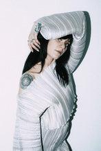 Load image into Gallery viewer, Cynthia - Shiny pleated Blouse
